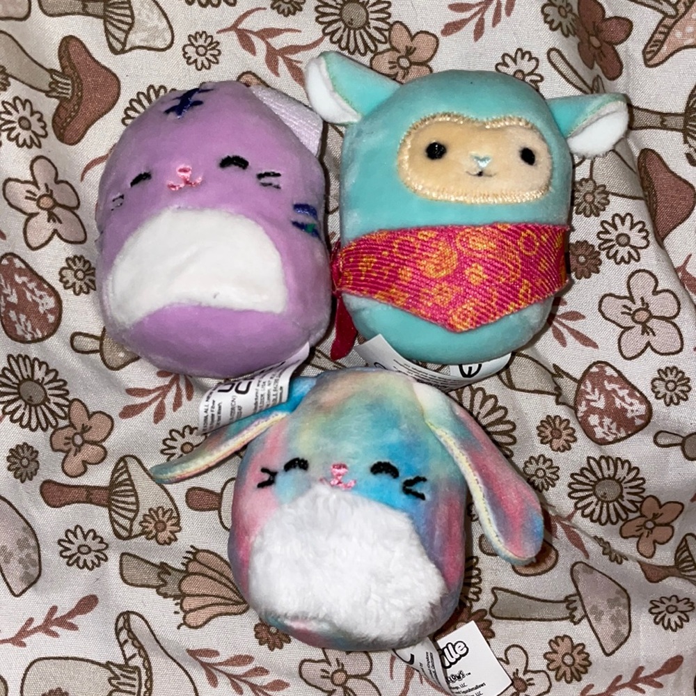 3 squishville squishes